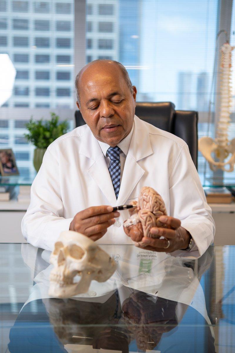 Dr. Stélio Araújo Filho em atendimento